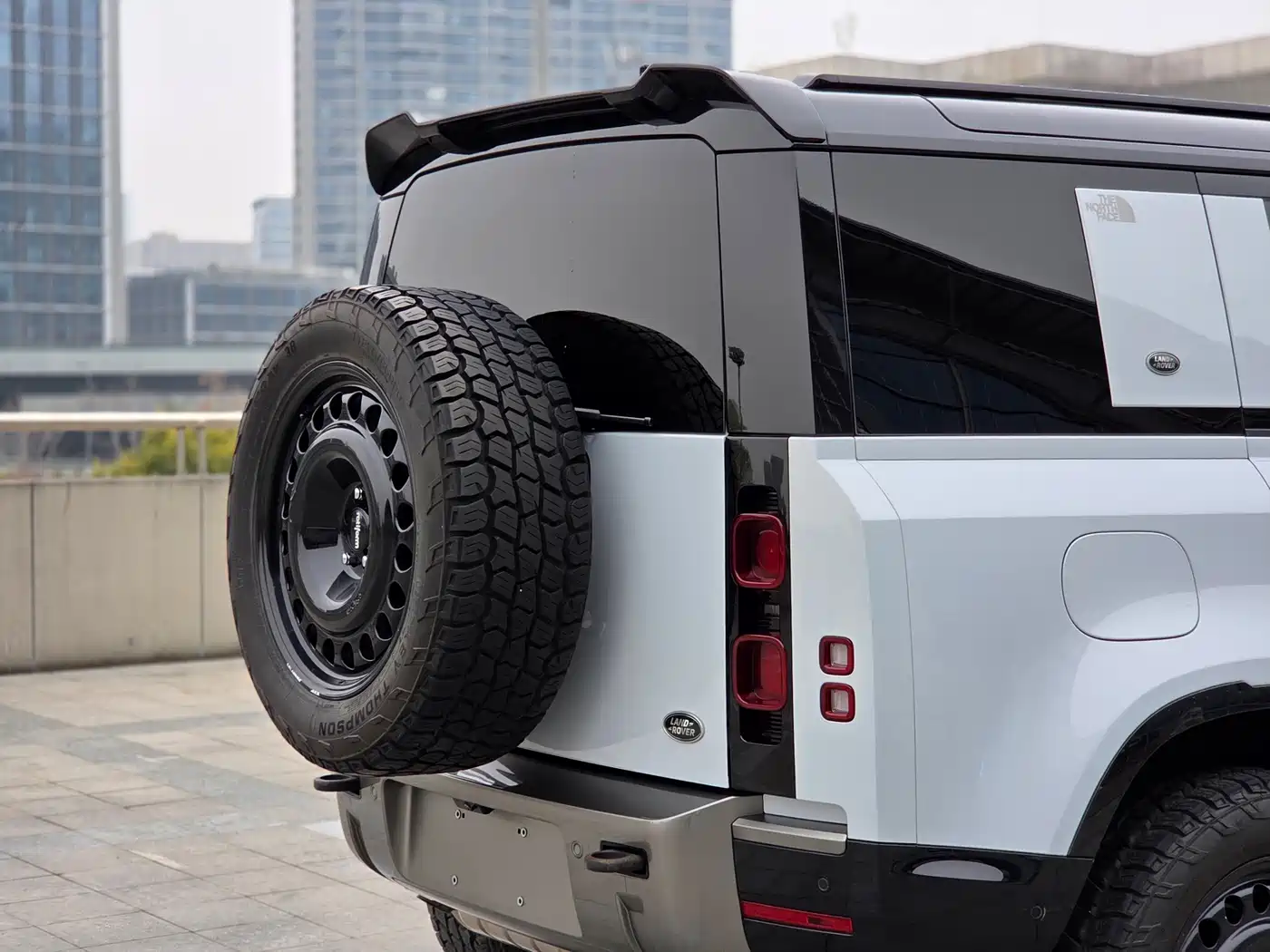 Land Rover Defender 2023 Facelift 110 3.0T P400 X-DYNAMIC HSE фото 22