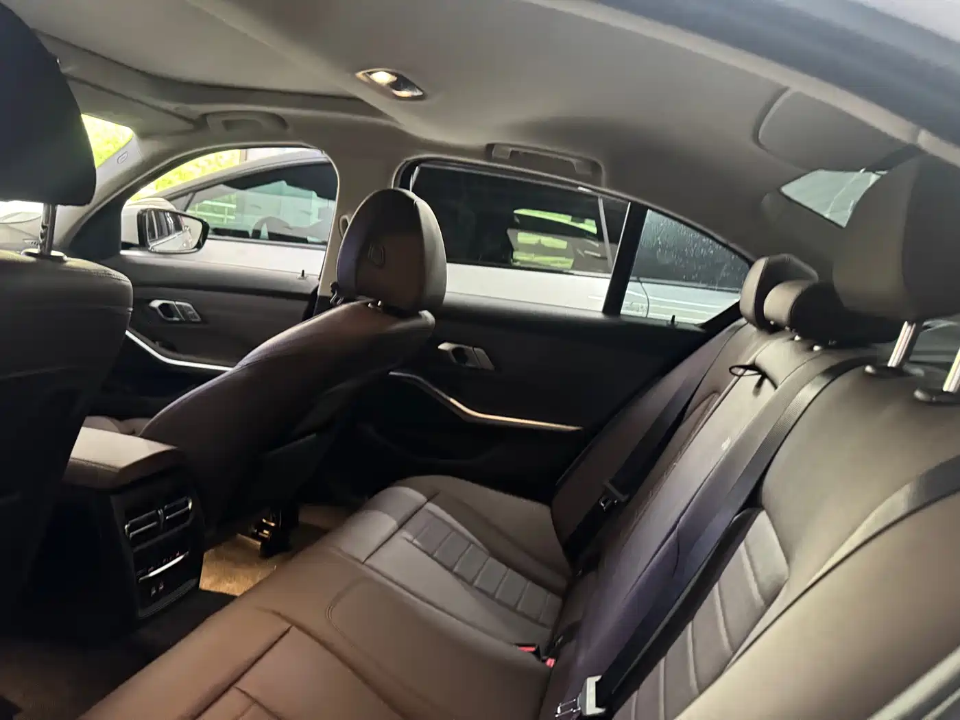 BMW 3 Series 2022 320i Sport Package фото 9