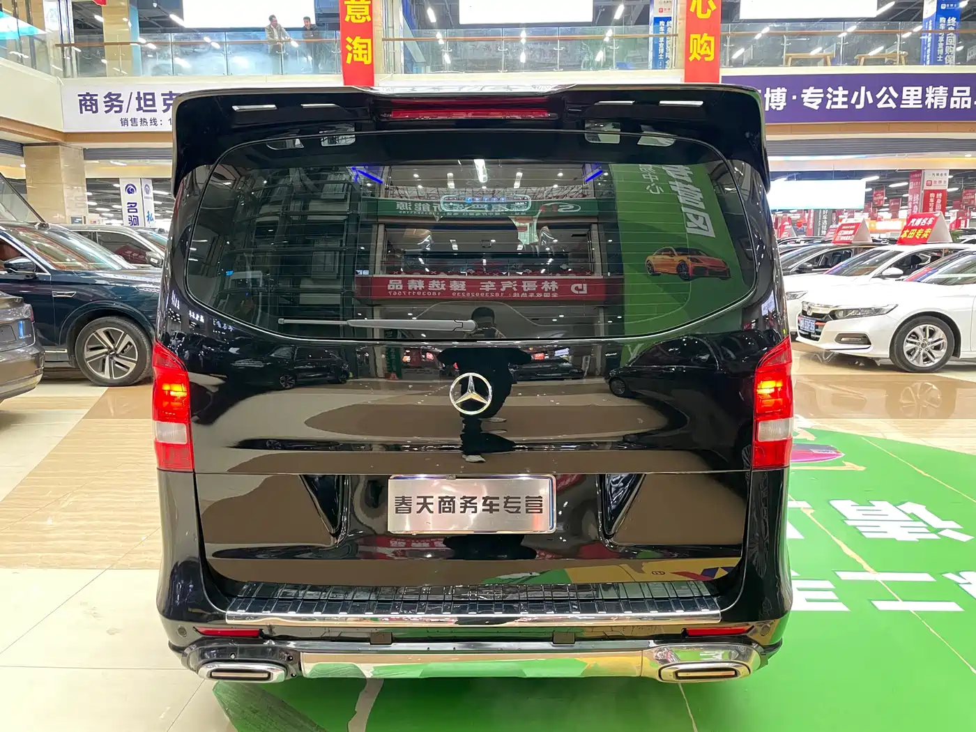 Mercedes-Benz Vito 2023 2.0T Elite 7-Seater фото 6
