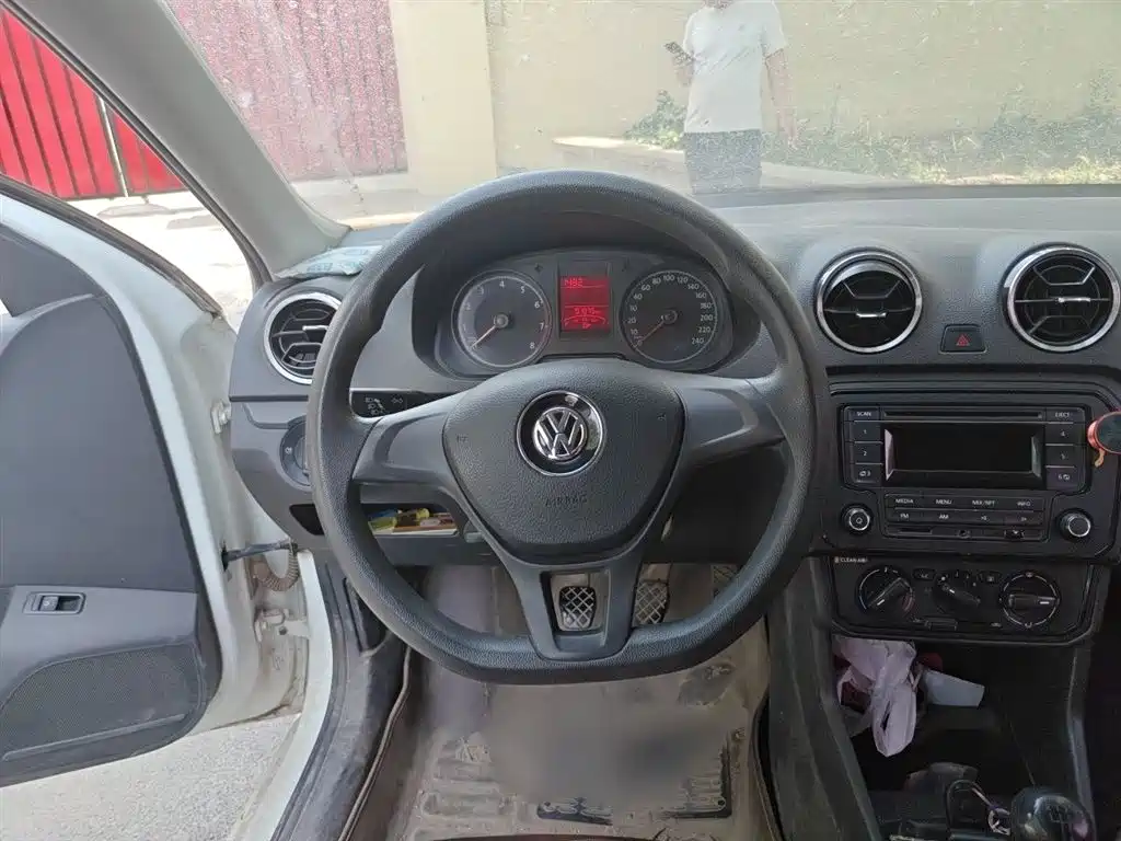 Volkswagen Jetta 2019 Dream Edition 1.4L Manual Fashion фото 3