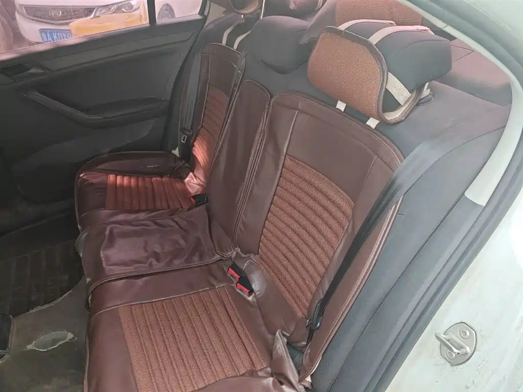 Volkswagen Jetta 2019 Dream Edition 1.4L Manual Fashion фото 15