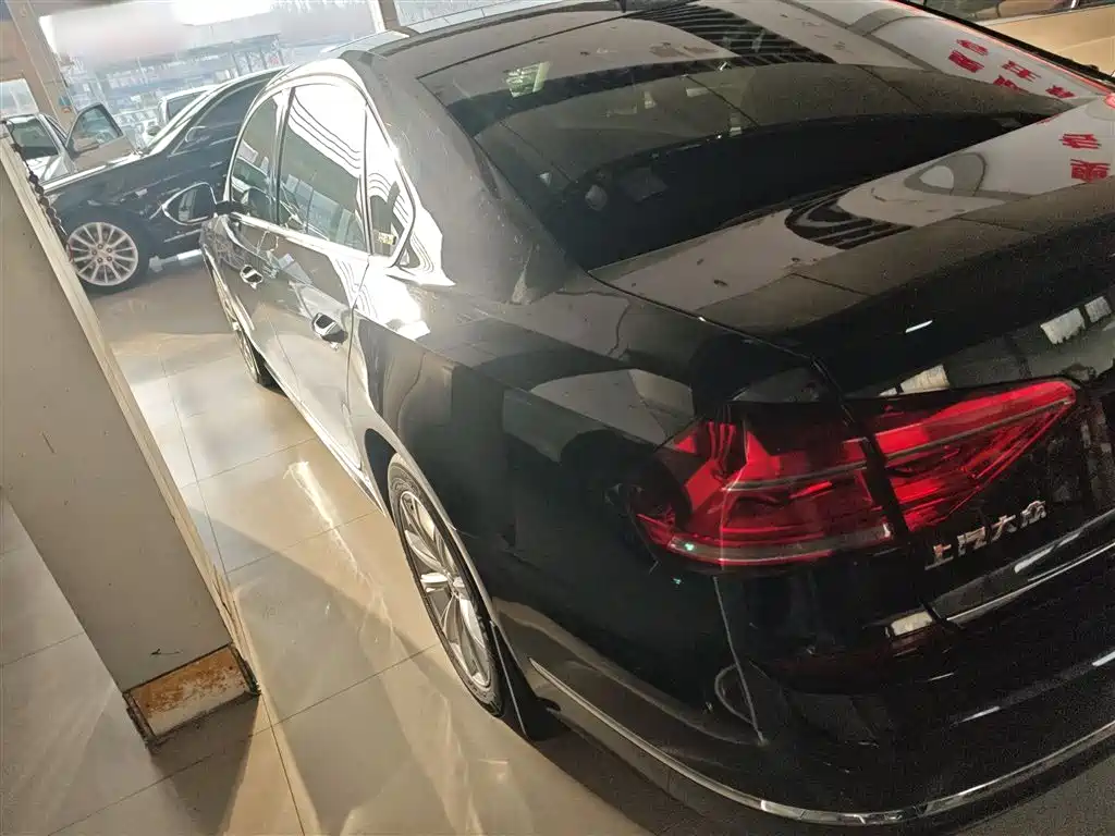 Volkswagen Passat 2017 330TSI DSG Prestige фото 5