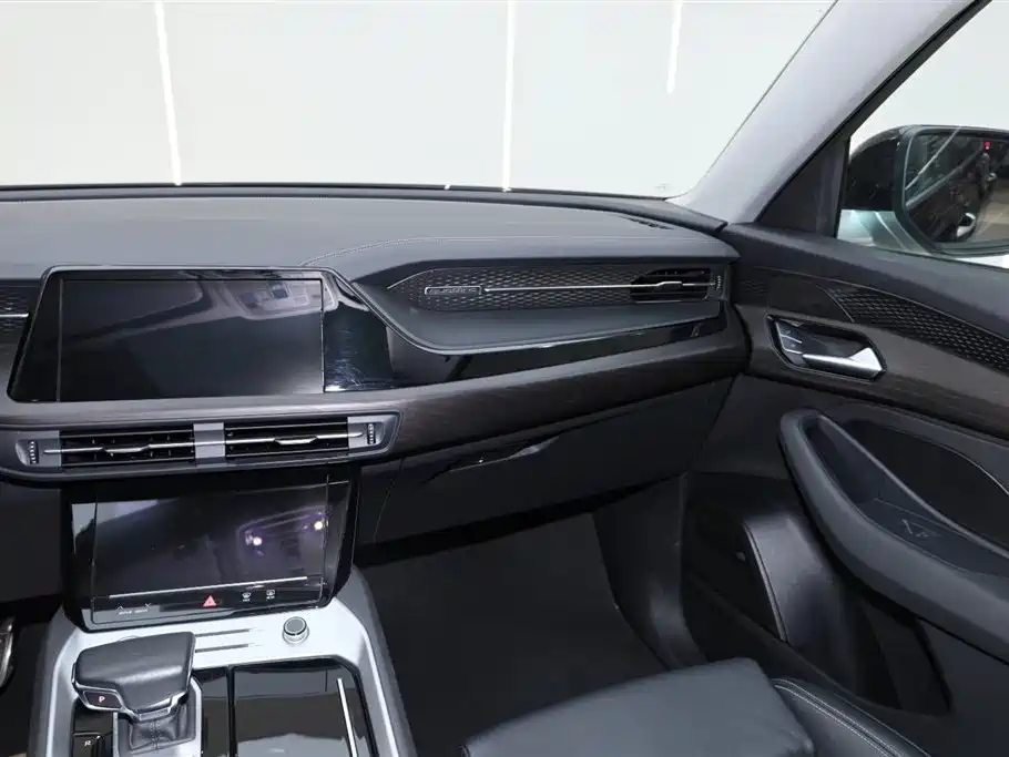 Audi Q6 2024 40 TFSI quattro Cloud View Yulin Package 7-seater фото 29
