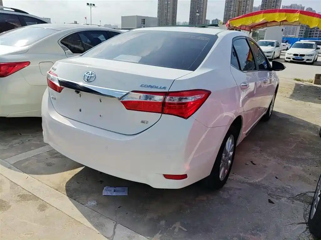 Toyota Corolla 2014 1.6L CVT GL-i Leather Edition фото 7