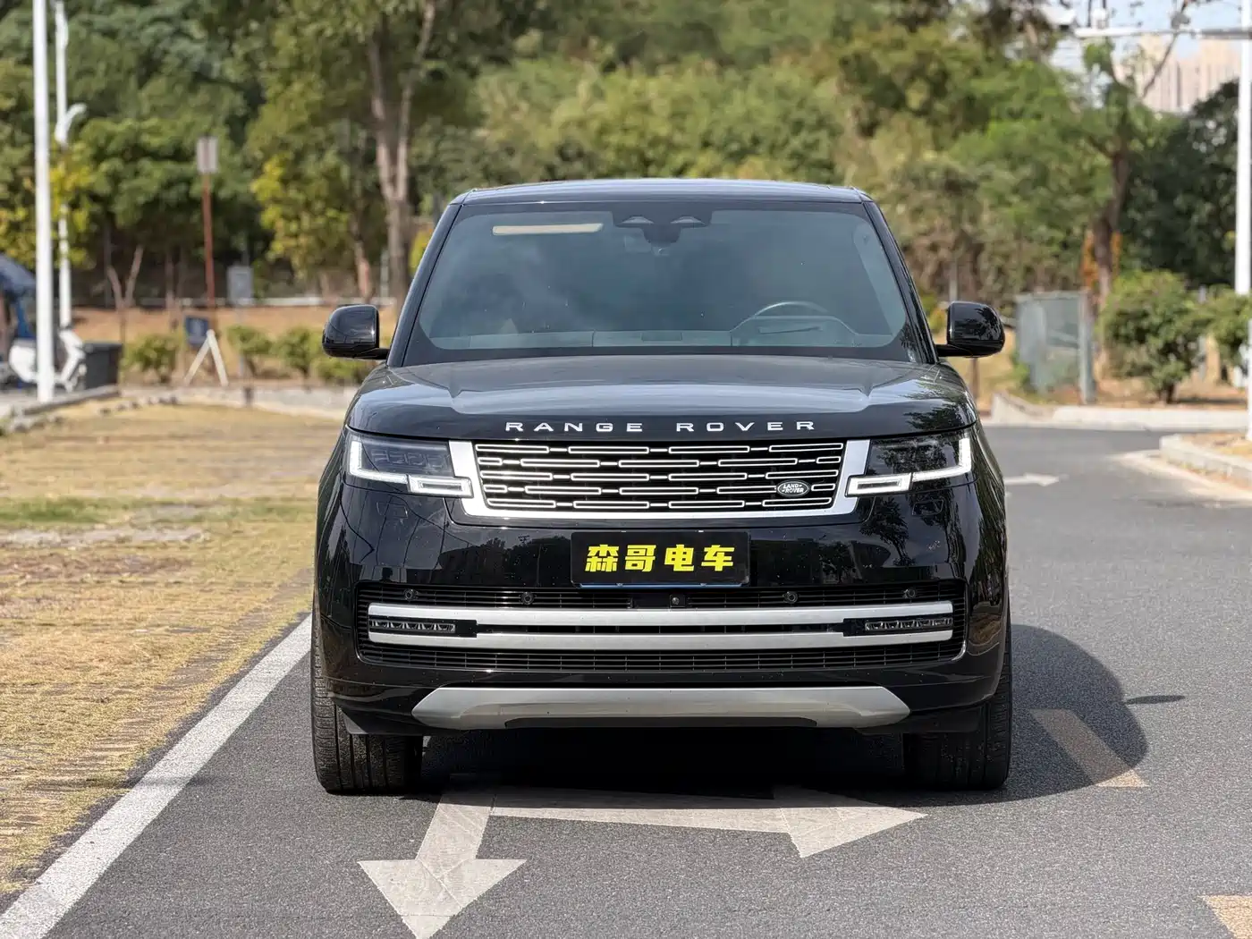 Land Rover Range Rover 2024 3.0 L6 400PS Genesis Extended фото 2