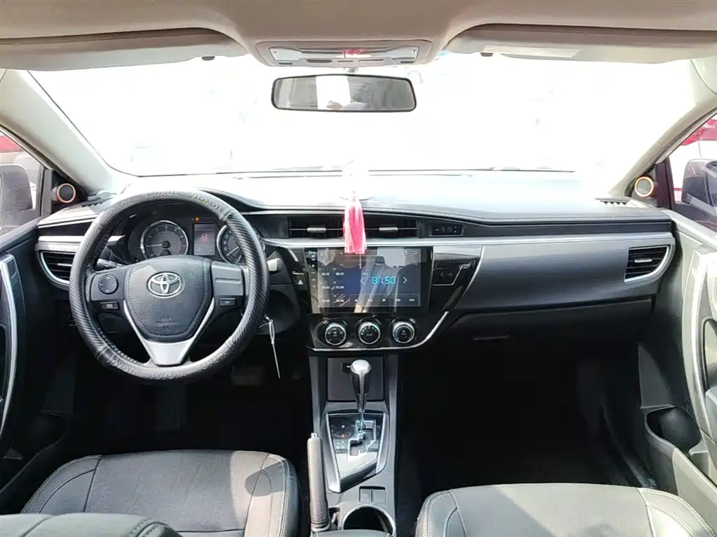 Toyota Corolla 2014 1.6L CVT GL-i Leather Edition фото 10