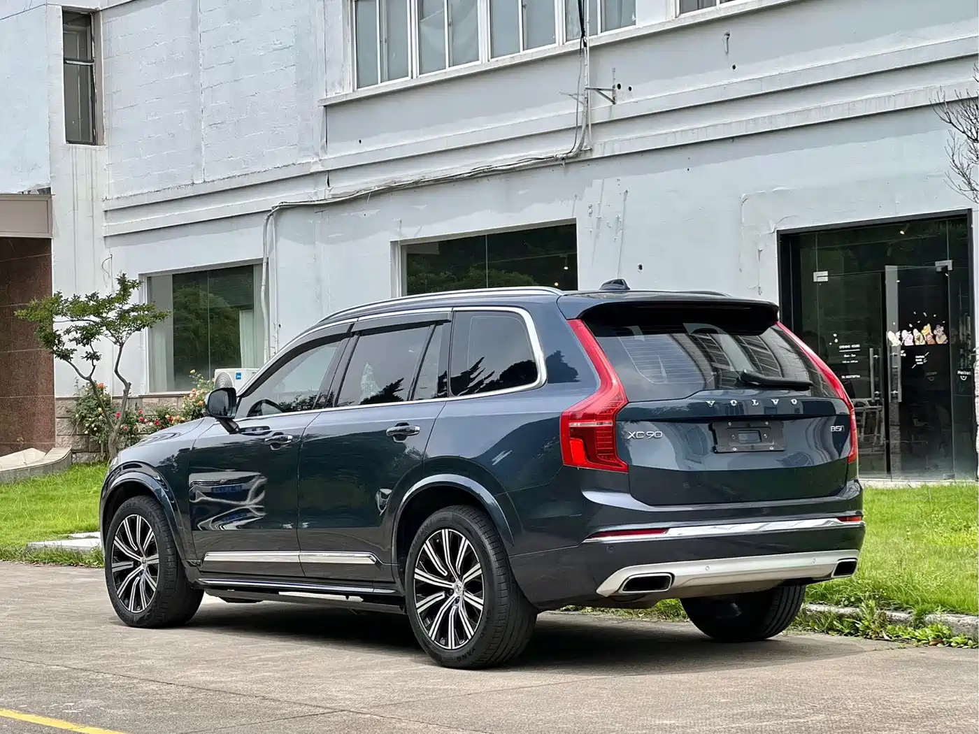 VOLVO XC90
