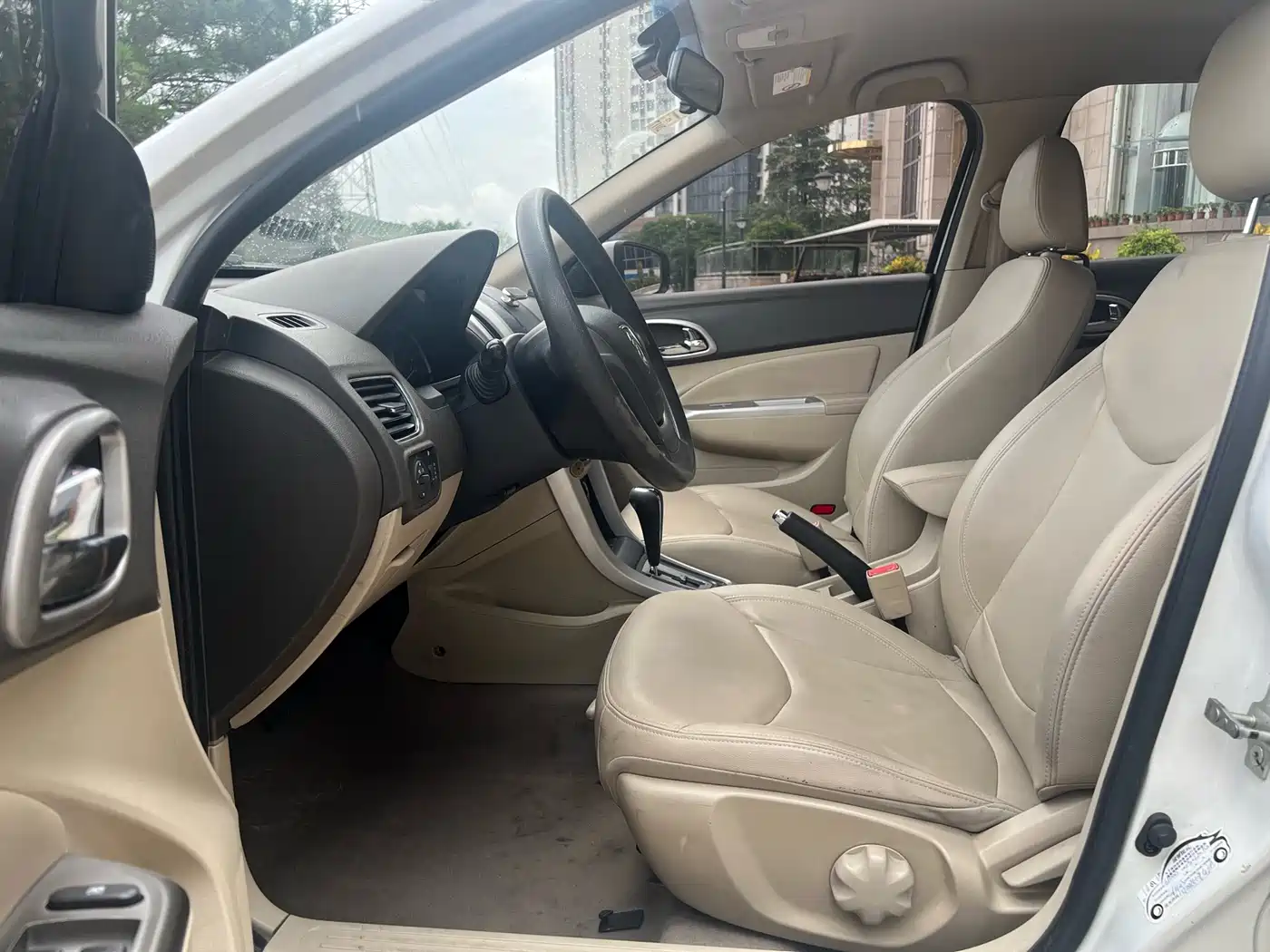 Baojun 630 2015 2014 1.5L Automatic Comfort