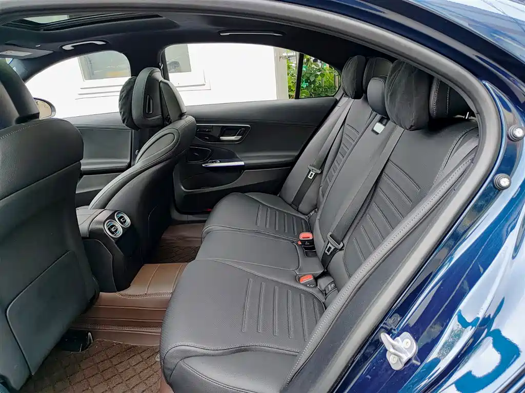 Mercedes-Benz C-Class 2024 C 260 L Sport фото 8