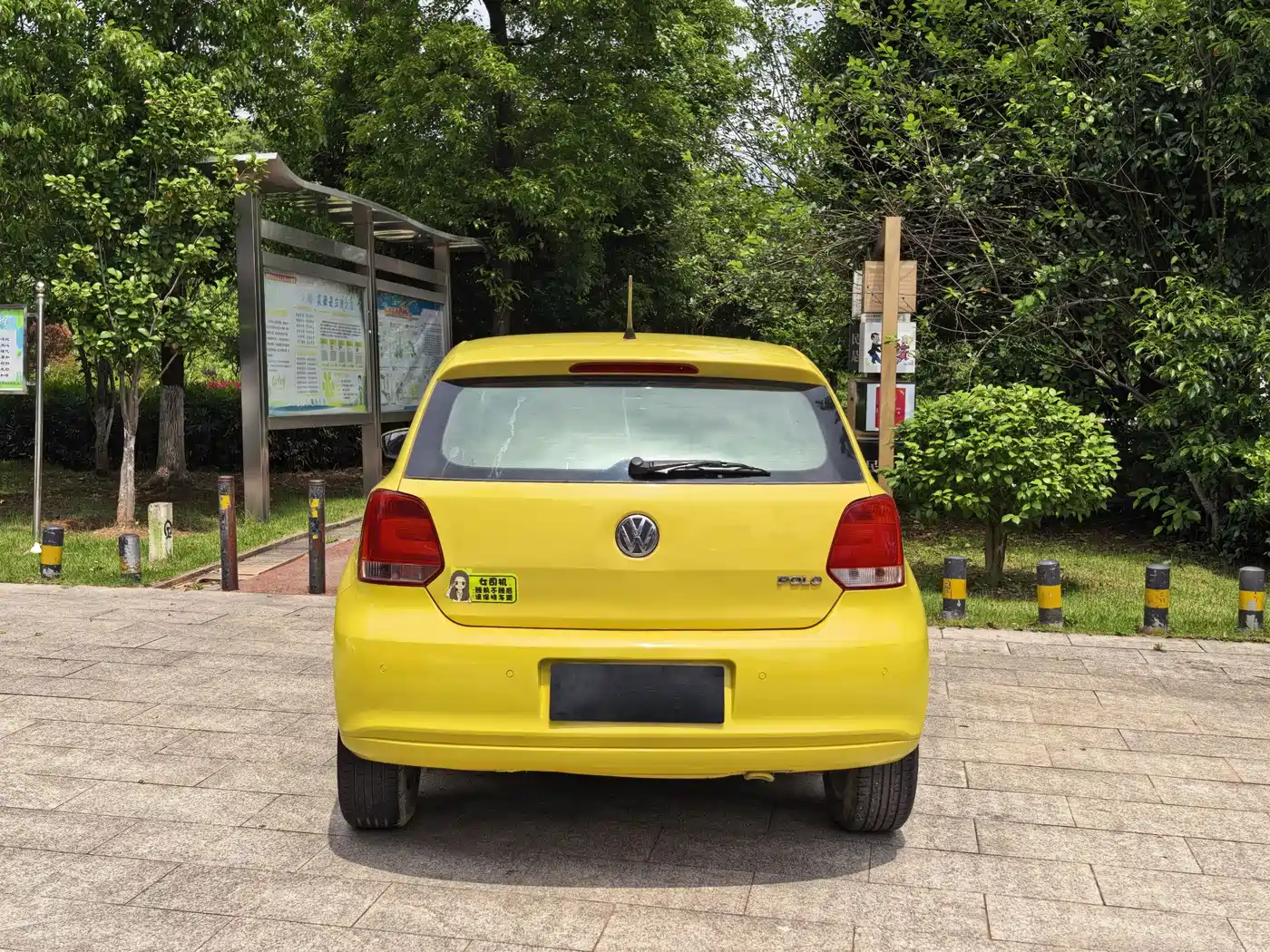 Volkswagen Polo 2011 1.4L Automatic Style Edition фото 5