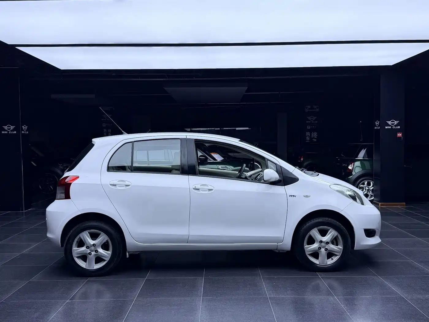 Toyota Yaris 2011 2011 1.6E Auto Charm Edition