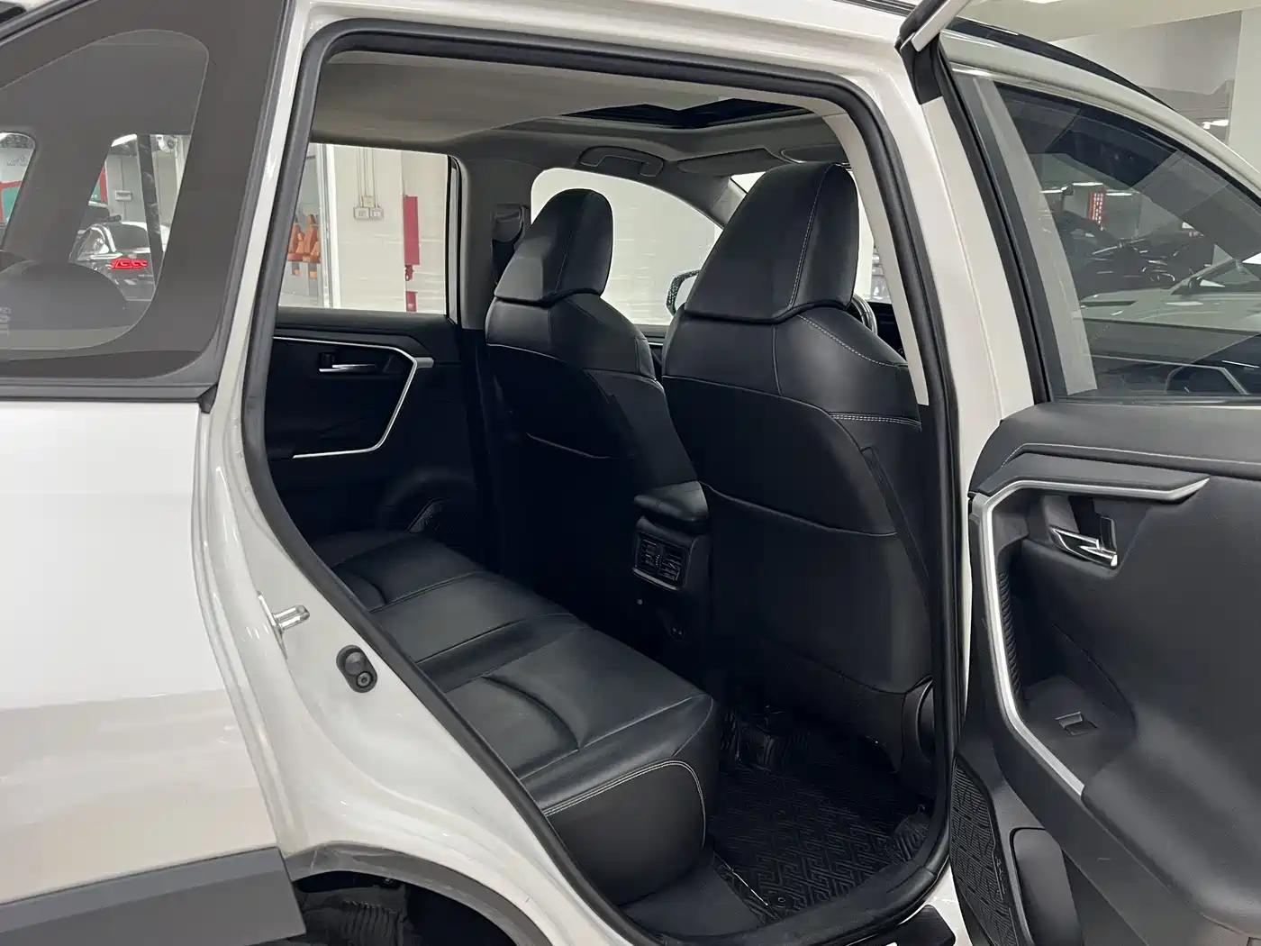 Toyota RAV4 Rongfang 2021 2.0L CVT 4WD Trend PLUS фото 16