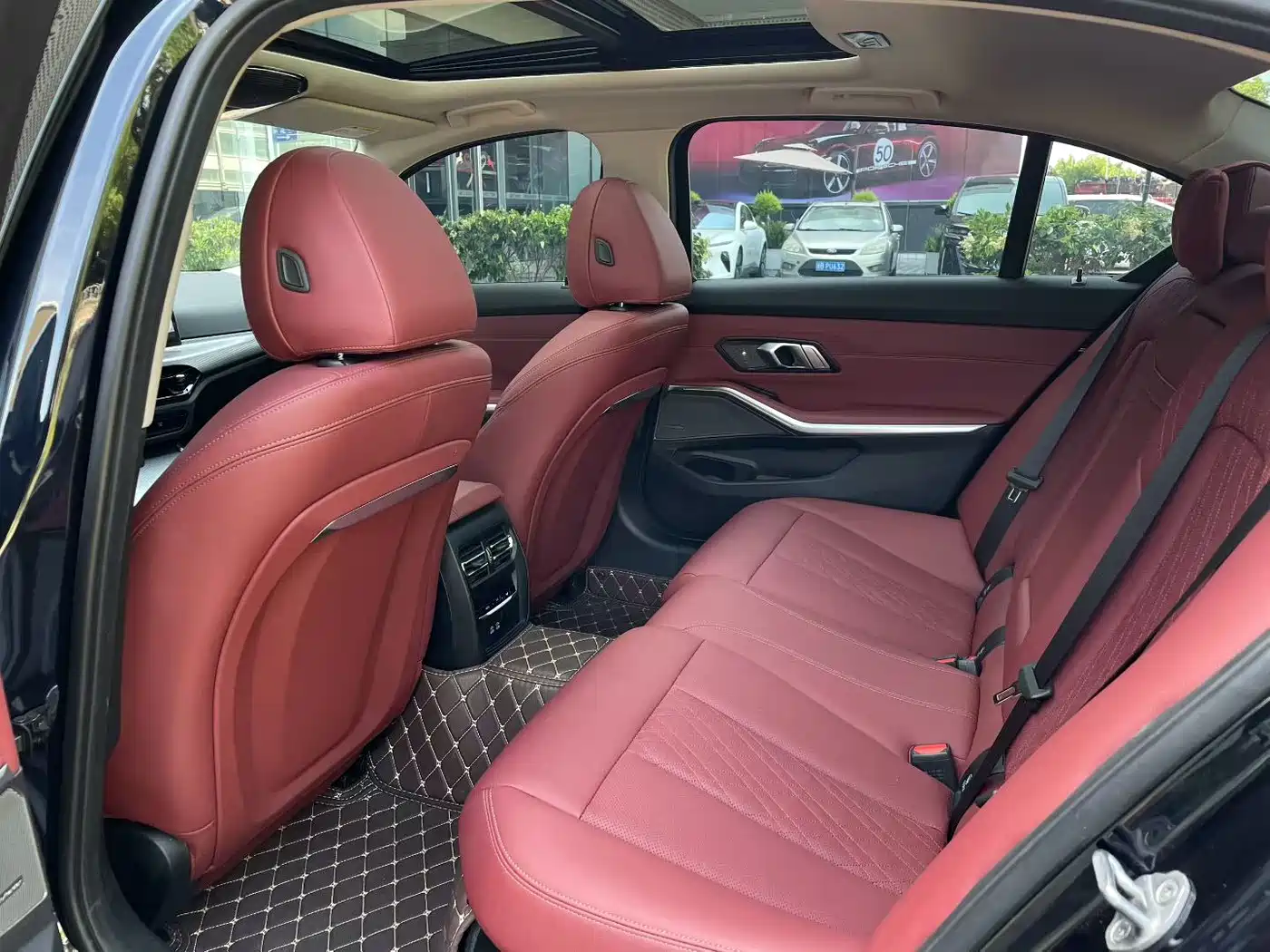 BMW 3 Series 2025 330Li M Sport Night Edition фото 8