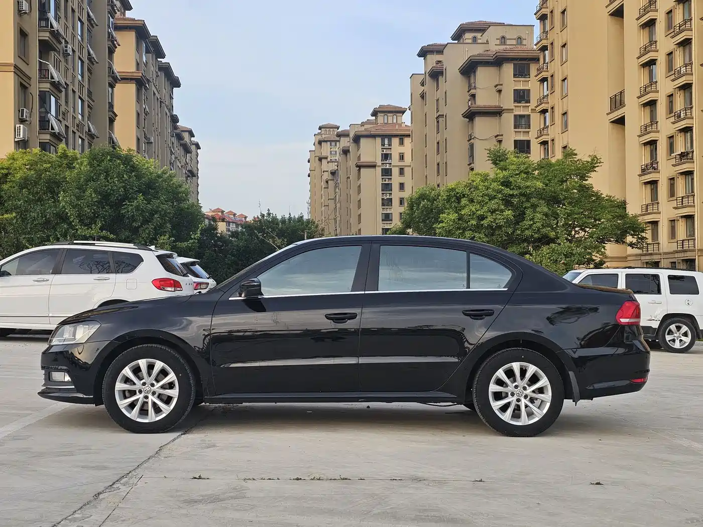 Volkswagen Lavida 2017 1.6L Automatic Comfort Edition фото 4