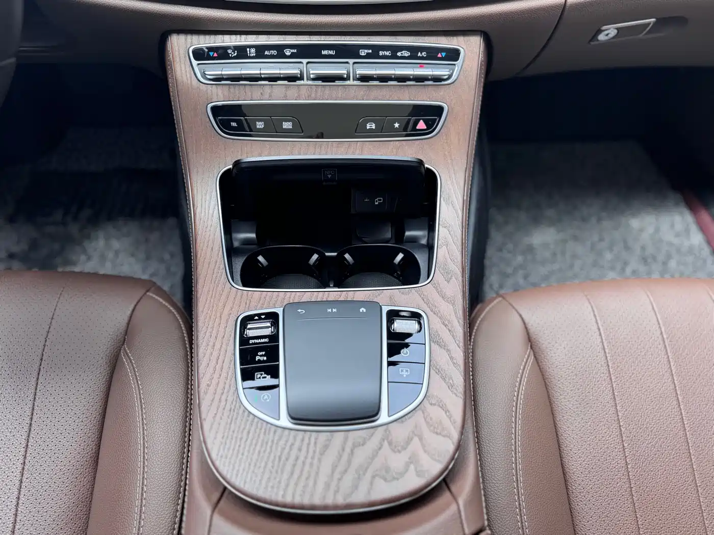 Mercedes-Benz E-Class 2021 E 300 L Luxury фото 7