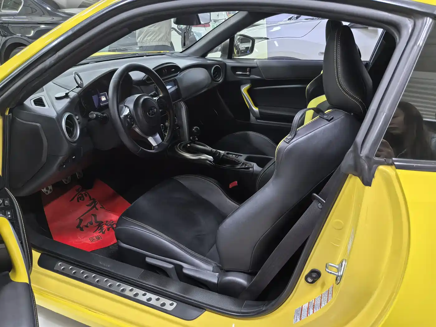 Subaru BRZ 2017 2.0i Automatic type-RS Yellow Special Edition фото 7