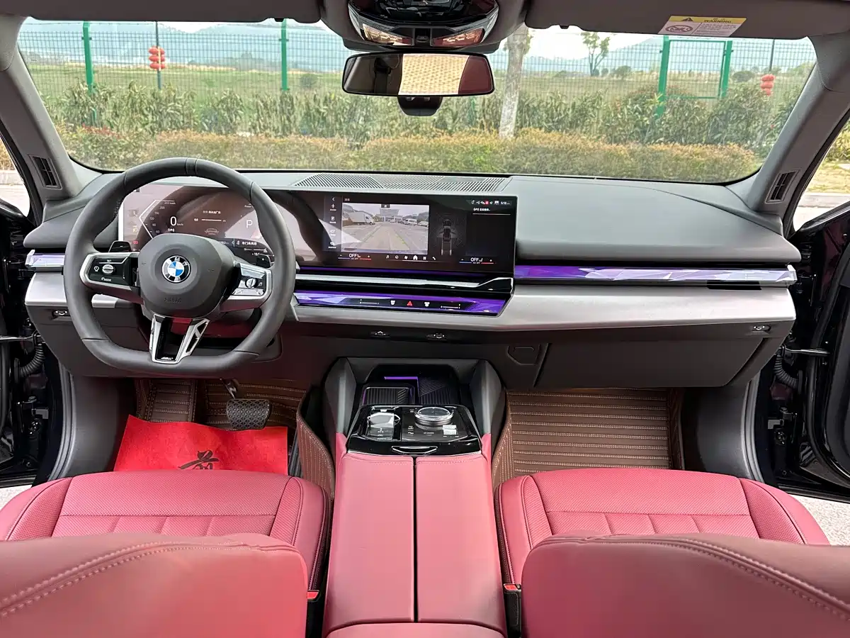 BMW 5 Series 2025 525Li M Sport Package фото 15