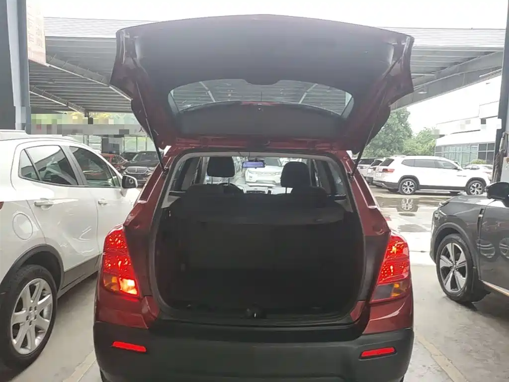 Chevrolet Trax 2016 1.4T Automatic 2WD Comfort Sunroof Edition фото 19