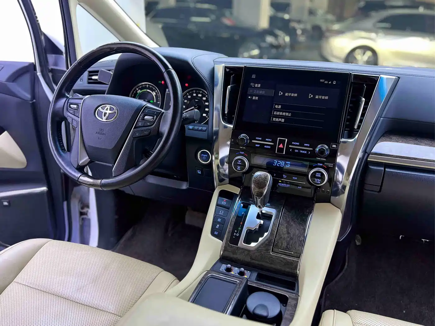 Toyota Alphard 2021 Hybrid 2.5L Premium фото 20