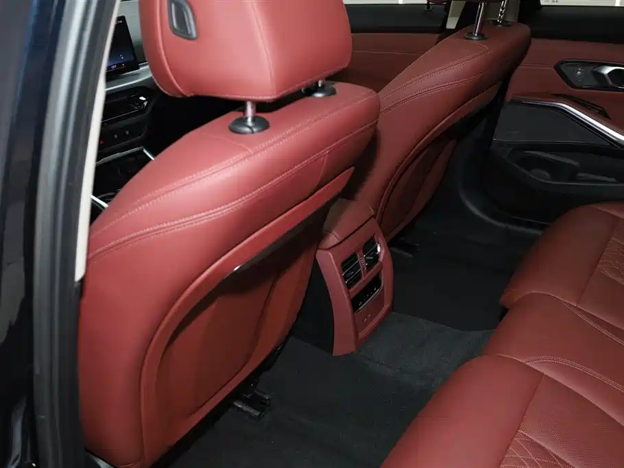 BMW 3 Series 2025 330Li M Sport Night Edition фото 24