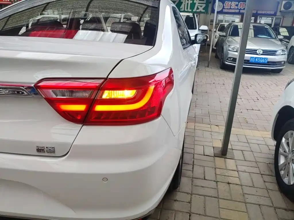 Geely Vision 2019 2019 Upgrade 1.5L CVT Luxury China VI