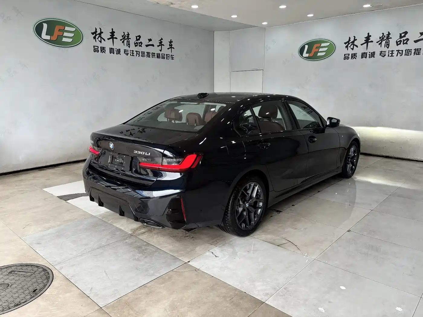 BMW 3 Series 2025 330Li M Sport Night Edition фото 8
