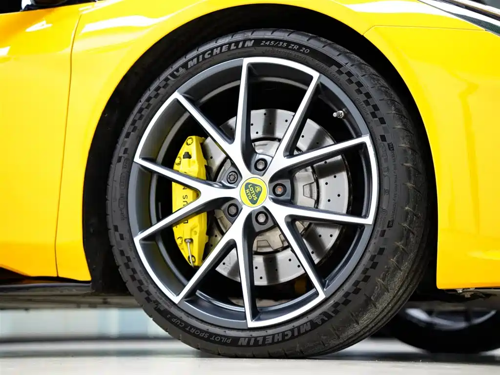 Lotus Cars EMIRA 2022 3.5T V6 Manual First Edition фото 47
