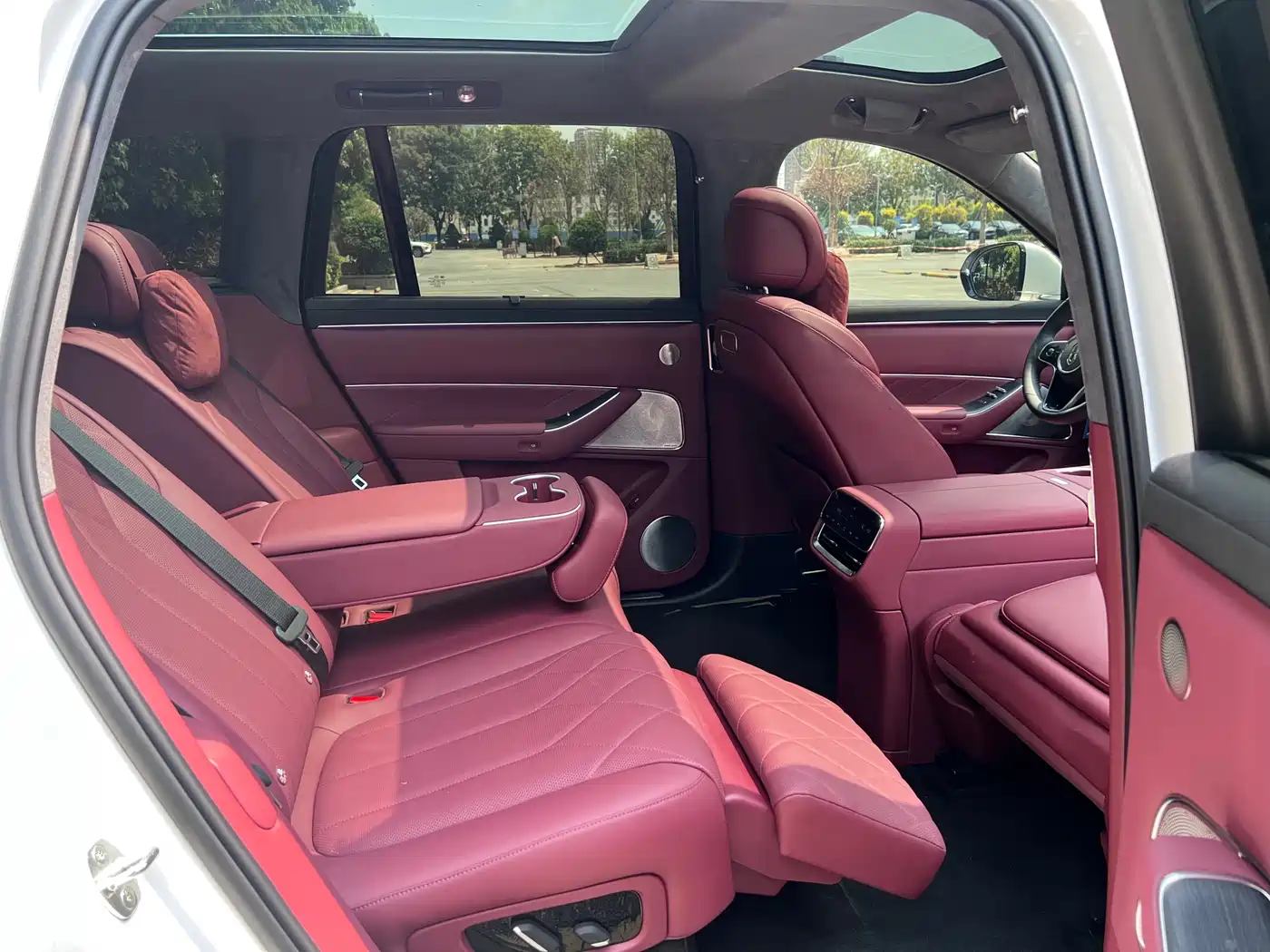 AITO Wenjie AITO M8 2025 Range Extender Max+ Edition 53.4kWh 5-seater фото 21
