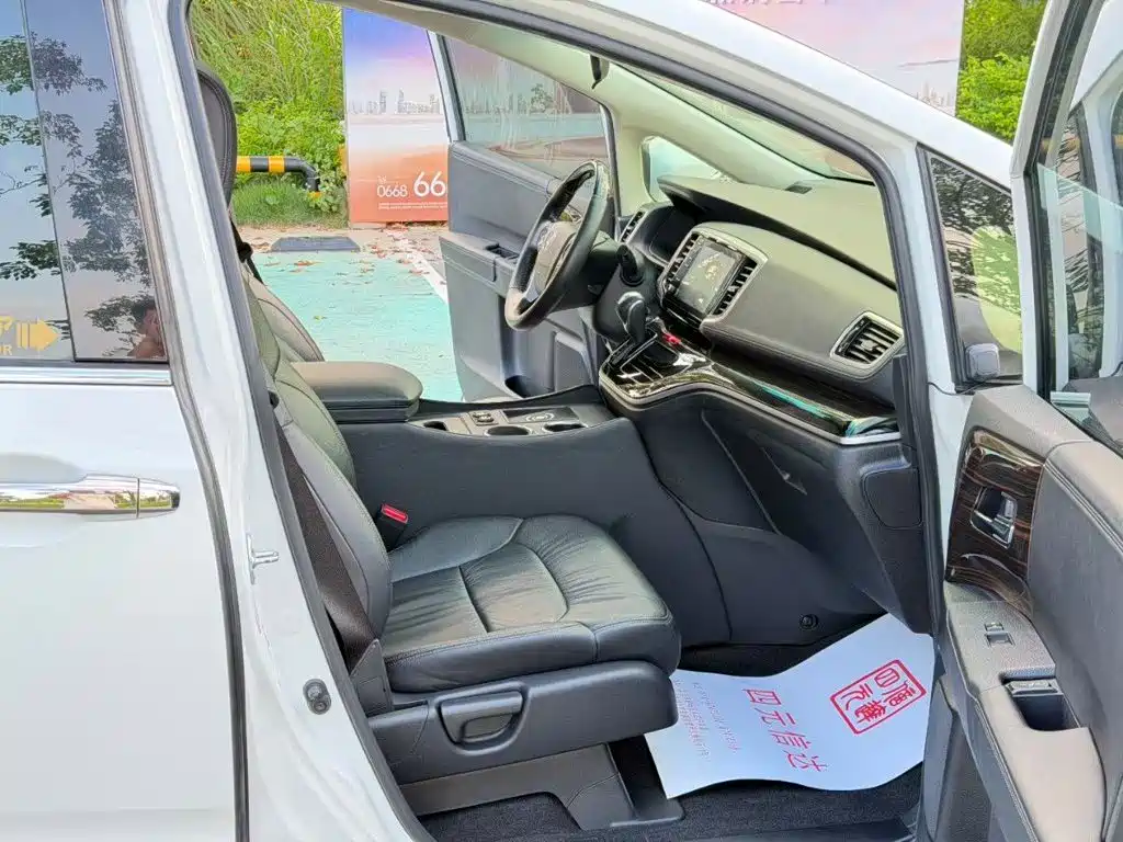 Фото 5 - Honda Odyssey