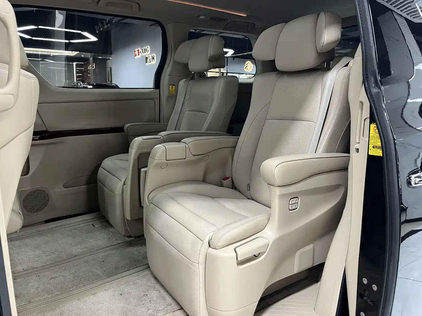 Toyota Alphard 2011 2011 3.5L Luxury Edition