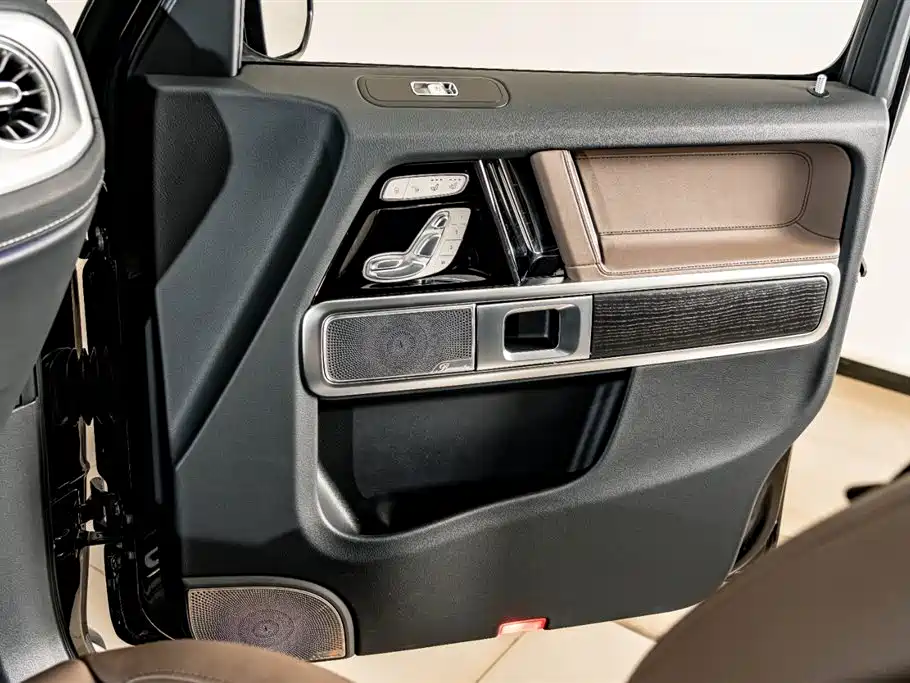 Mercedes-Benz G-Class 2024 G 500 фото 18