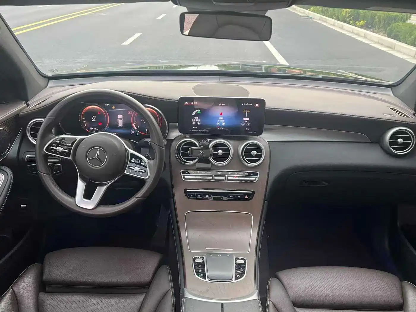 Mercedes-Benz GLC 2022 Model GLC 300 L 4MATIC Dynamic Edition фото 11