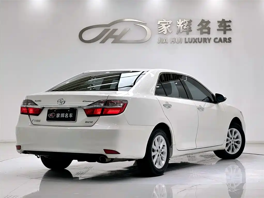 Toyota Camry 2015 2.0G Leading Edition фото 7