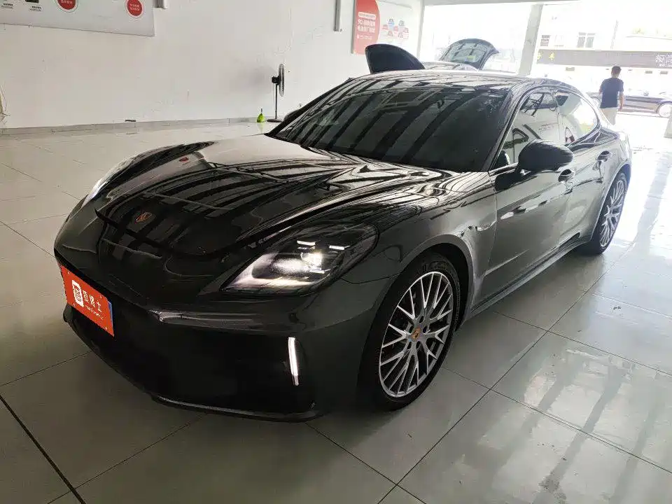 2026 Porsche Panamera