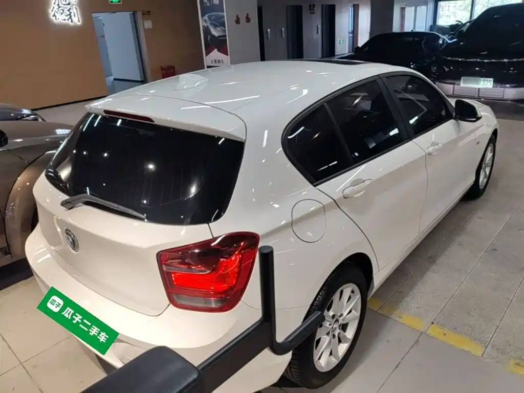 BMW 1 Series (Import) 2013 Facelift 116i Urban Model фото 7