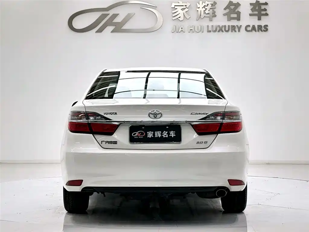 Toyota Camry 2015 2.0G Leading Edition фото 6