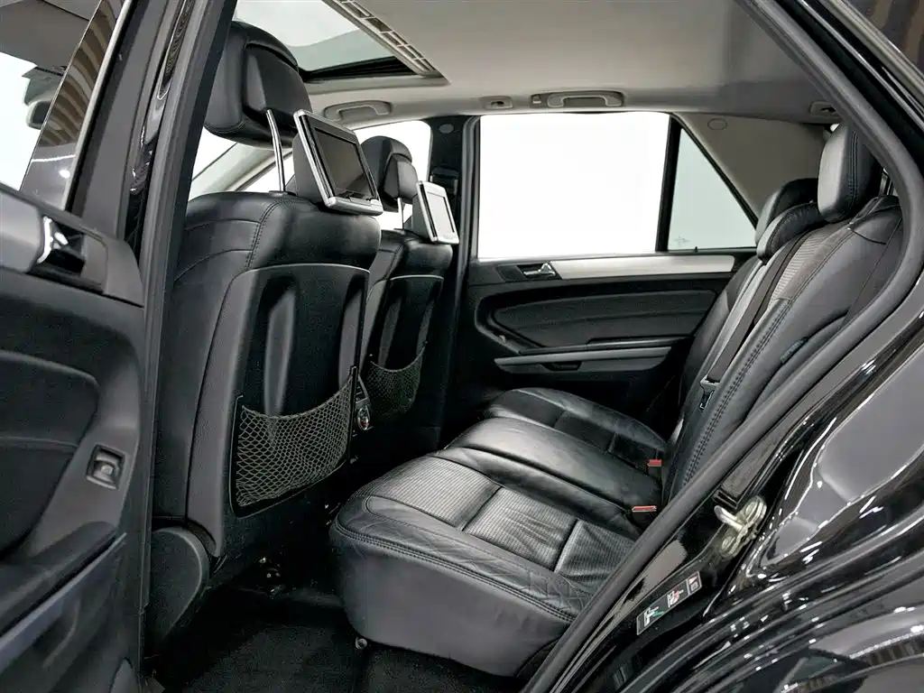 Mercedes-Benz M-Class AMG 2011 AMG ML 63 фото 15