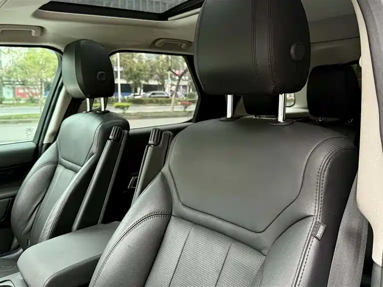 Land Rover Discovery 2017 3.0 SC V6 S фото 8