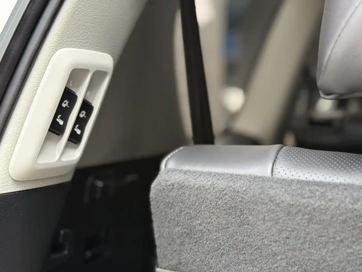 Toyota Prado 2019 3.5L Automatic TX-L Zunxiang Edition фото 15