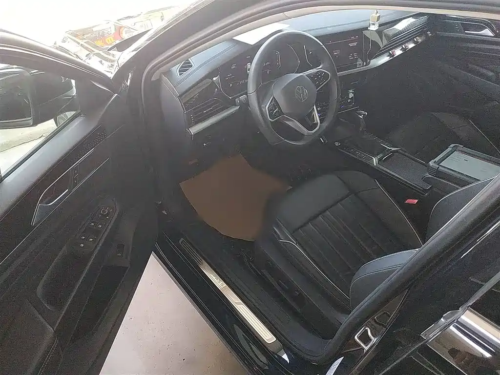 Volkswagen Passat 2023 Facelift 330TSI Elite Edition фото 13