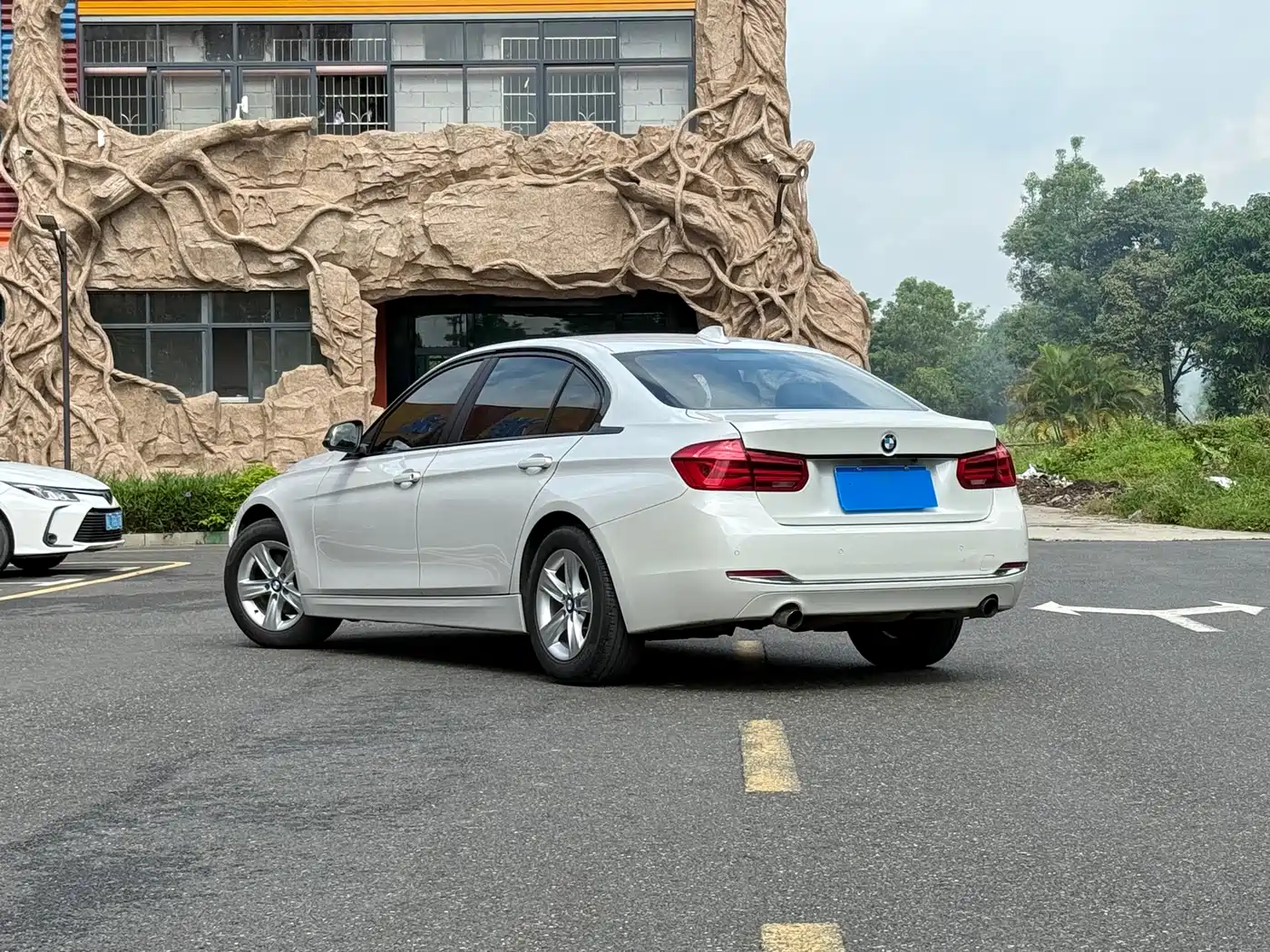 BMW 3 Series 2016 316Li Fashion фото 4