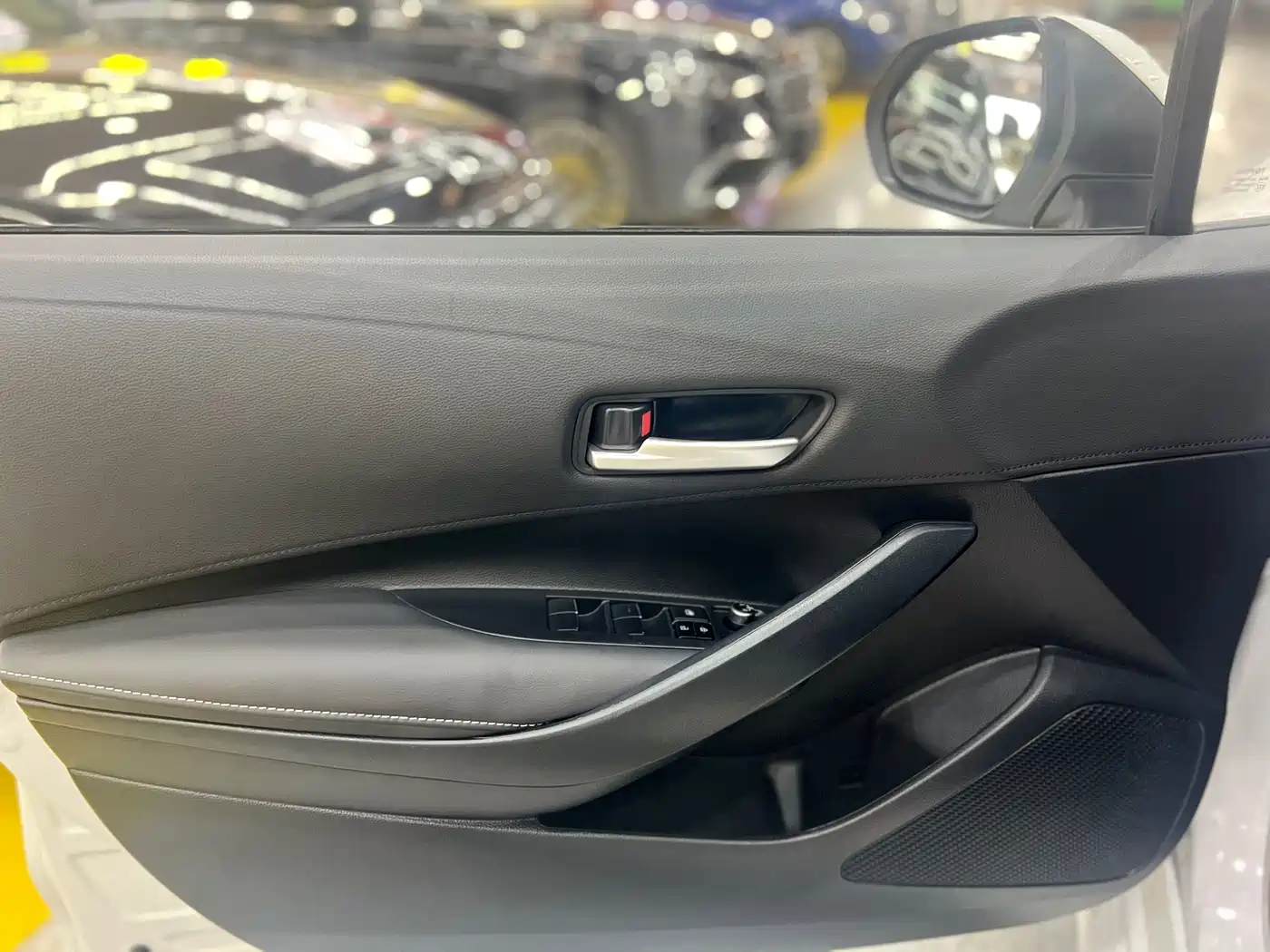 Toyota Corolla 2021 1.2T S-CVT Luxury Edition фото 7