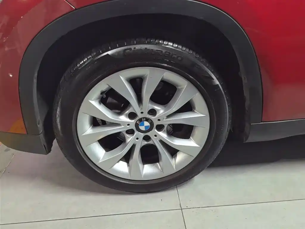 BMW X1 2013 sDrive18i Leading фото 23