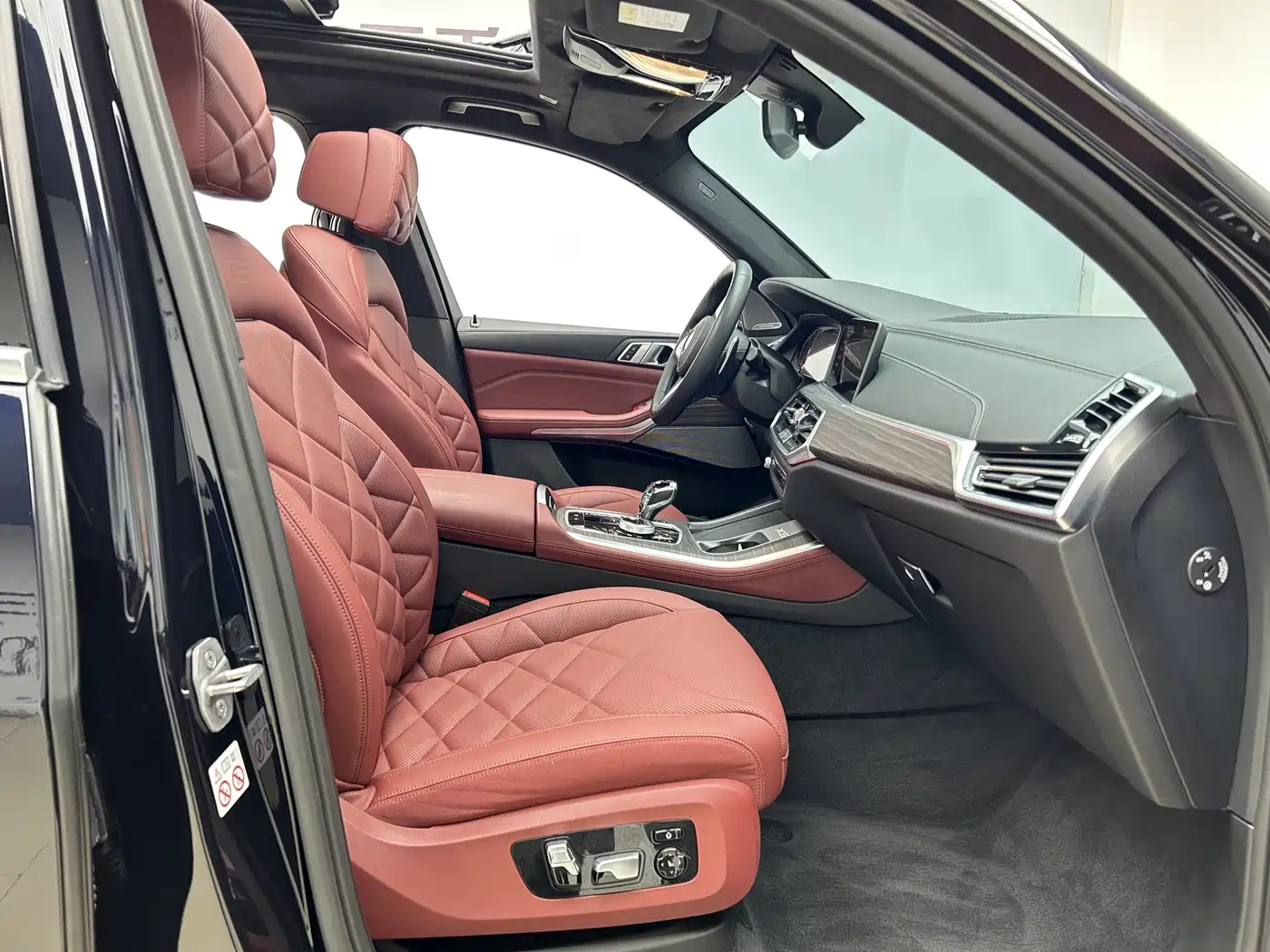 BMW X5 2022 Model xDrive 40Li M Sport Package фото 22