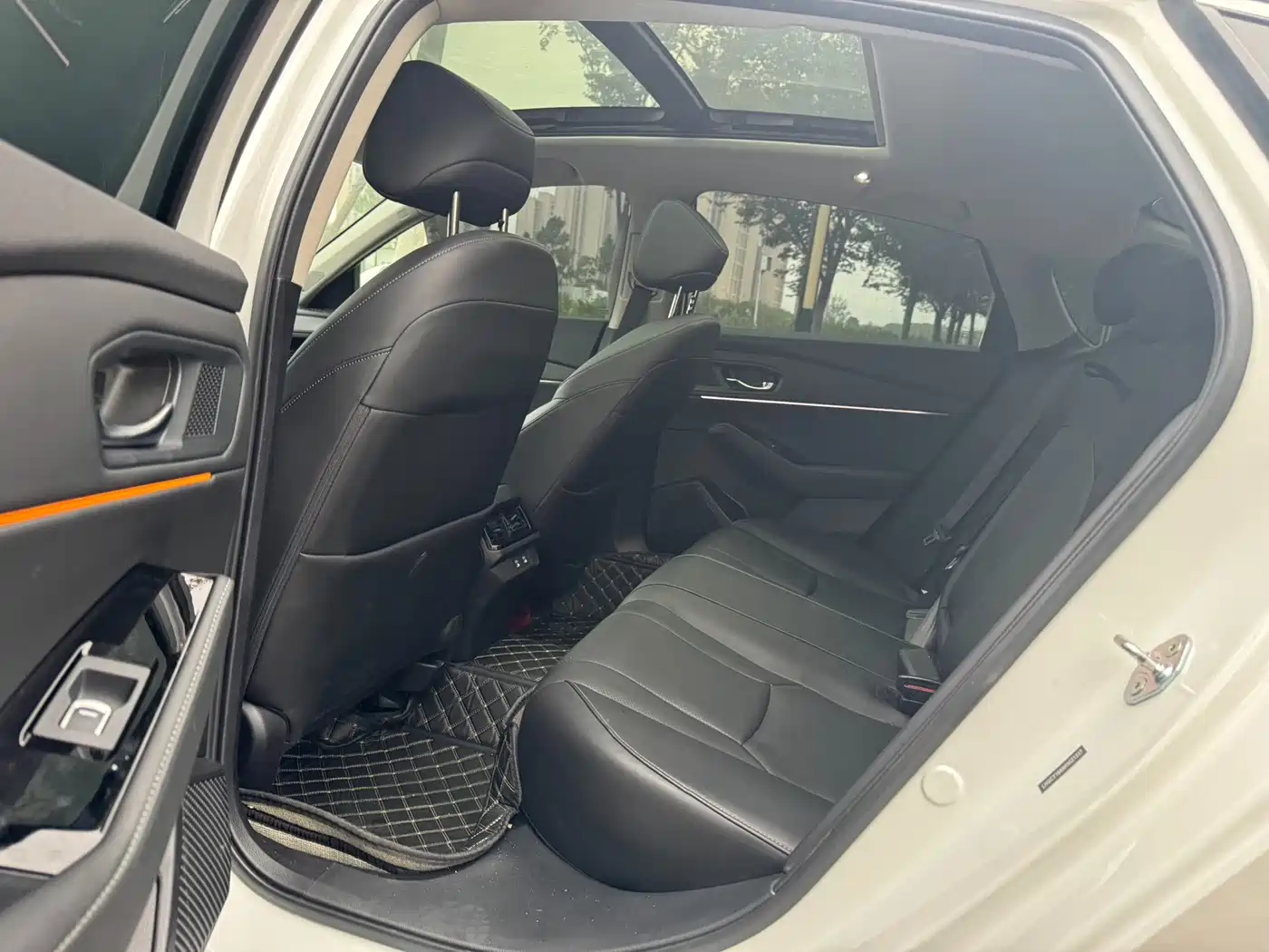Фото 6 - Honda Accord