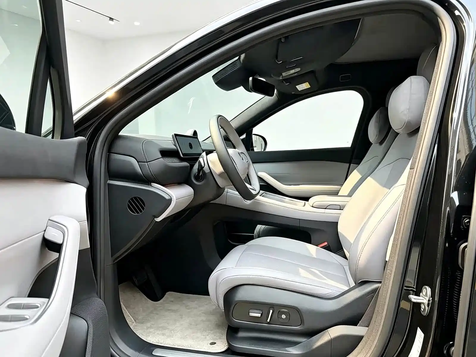 Фото 3 - NIO EC6