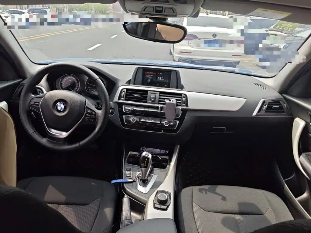 BMW 1 Series (Import) 2016 118i Leading фото 13