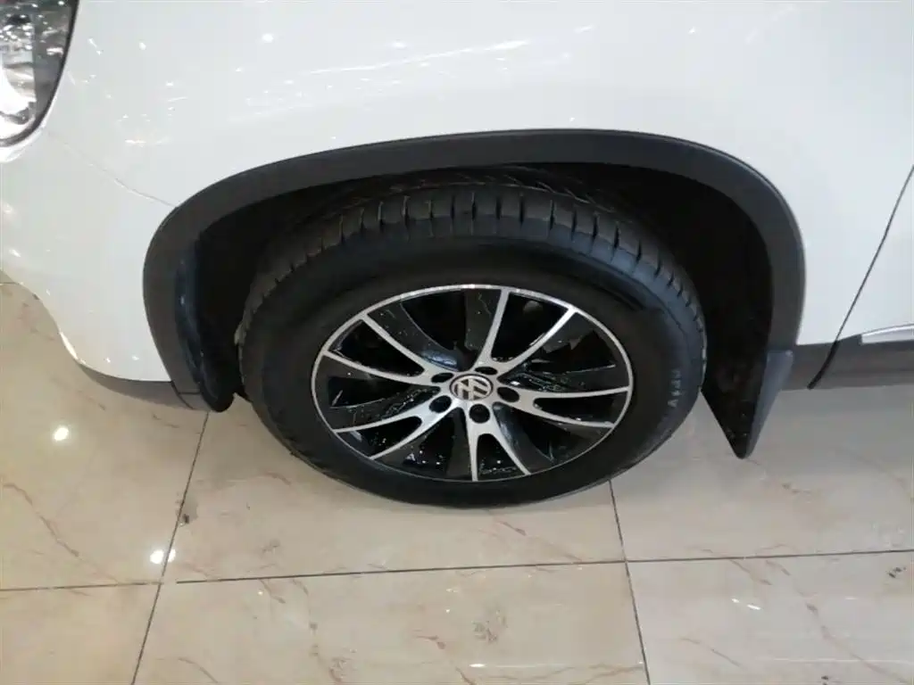 Volkswagen Tiguan 2015 1.8TSI Automatic 2WD Highline фото 23