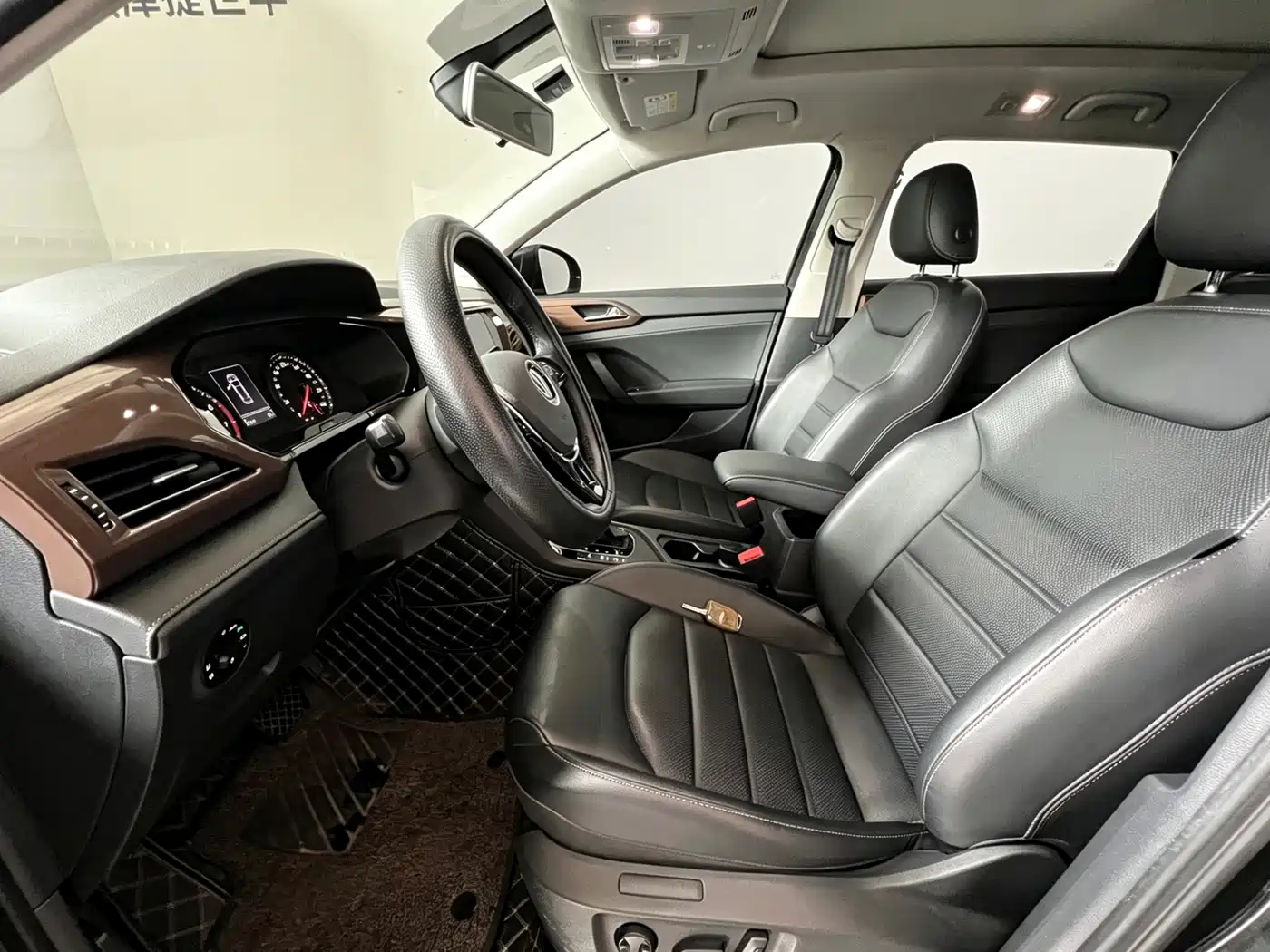 Volkswagen Tharu 2020 330TSI 4WD Luxury Edition China VI фото 18