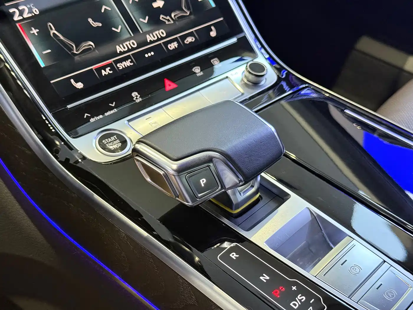 Audi A8 2021 A8L 50 TFSI quattro Comfort фото 9